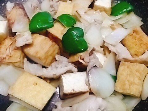 厚揚げ　ピーマン　玉ねぎ　豚肉の味覇炒め